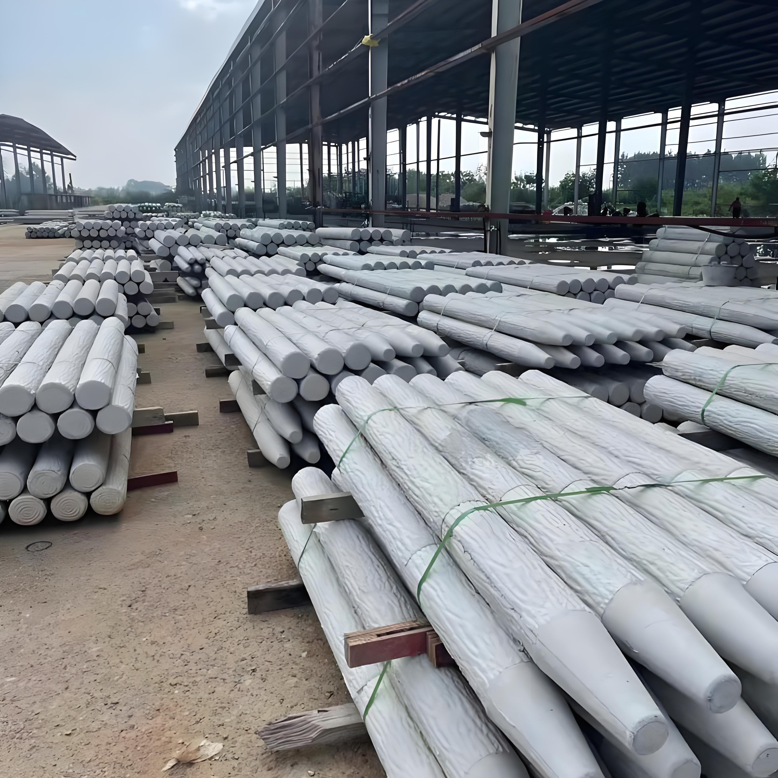 水泥仿木樁廠家泓樺錦嘉-打仿木樁需要打樁機(jī)嗎？