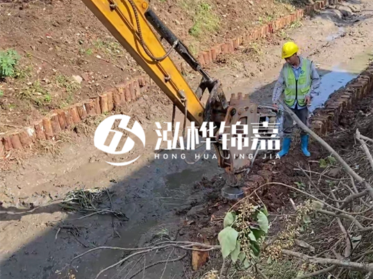 松木樁施工隊泓樺錦嘉 - 河道加固打松木樁怎么打？